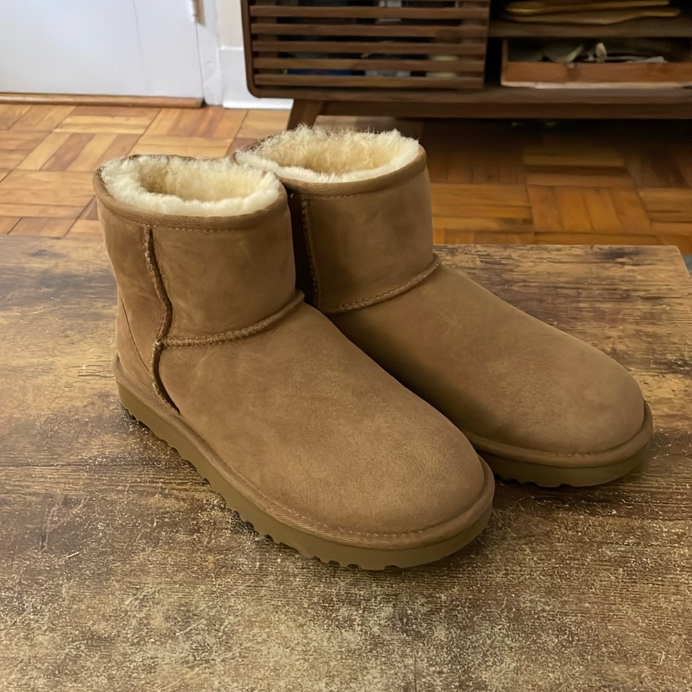 UGG CLASSIC MINI II